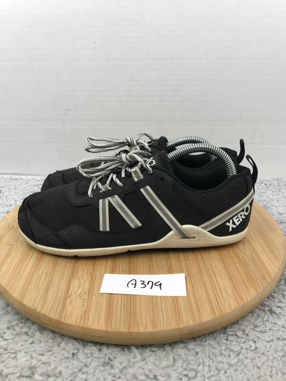 Xero Mens 7 Prio Black Low Top Athletic Performance Training Running Gym Shoe